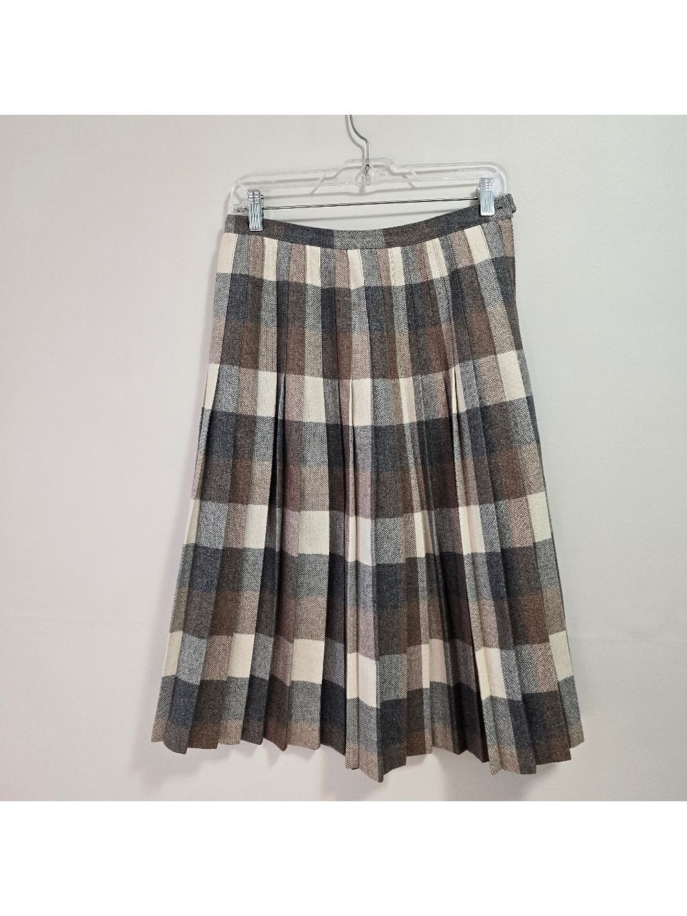Vintage Paris Star wool blend pleated skirt color cream and beige size 12